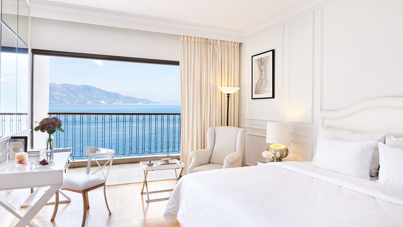 rooms-panoramic-guestroom-sea-view