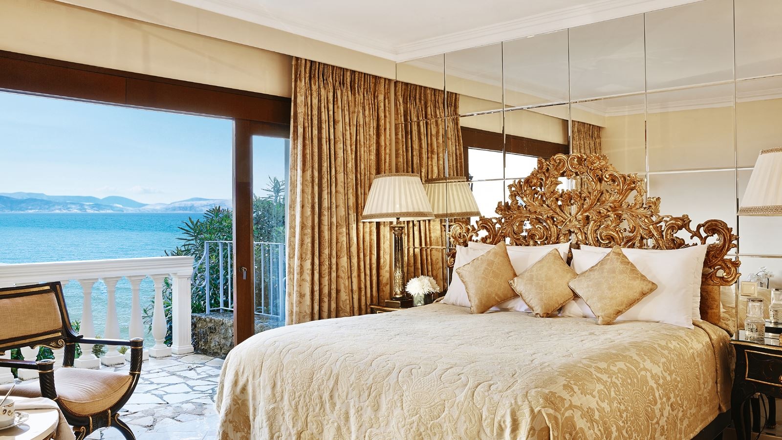 rooms-palazzo-odyssia-private-pool-on-the-rocs-4-bedroom