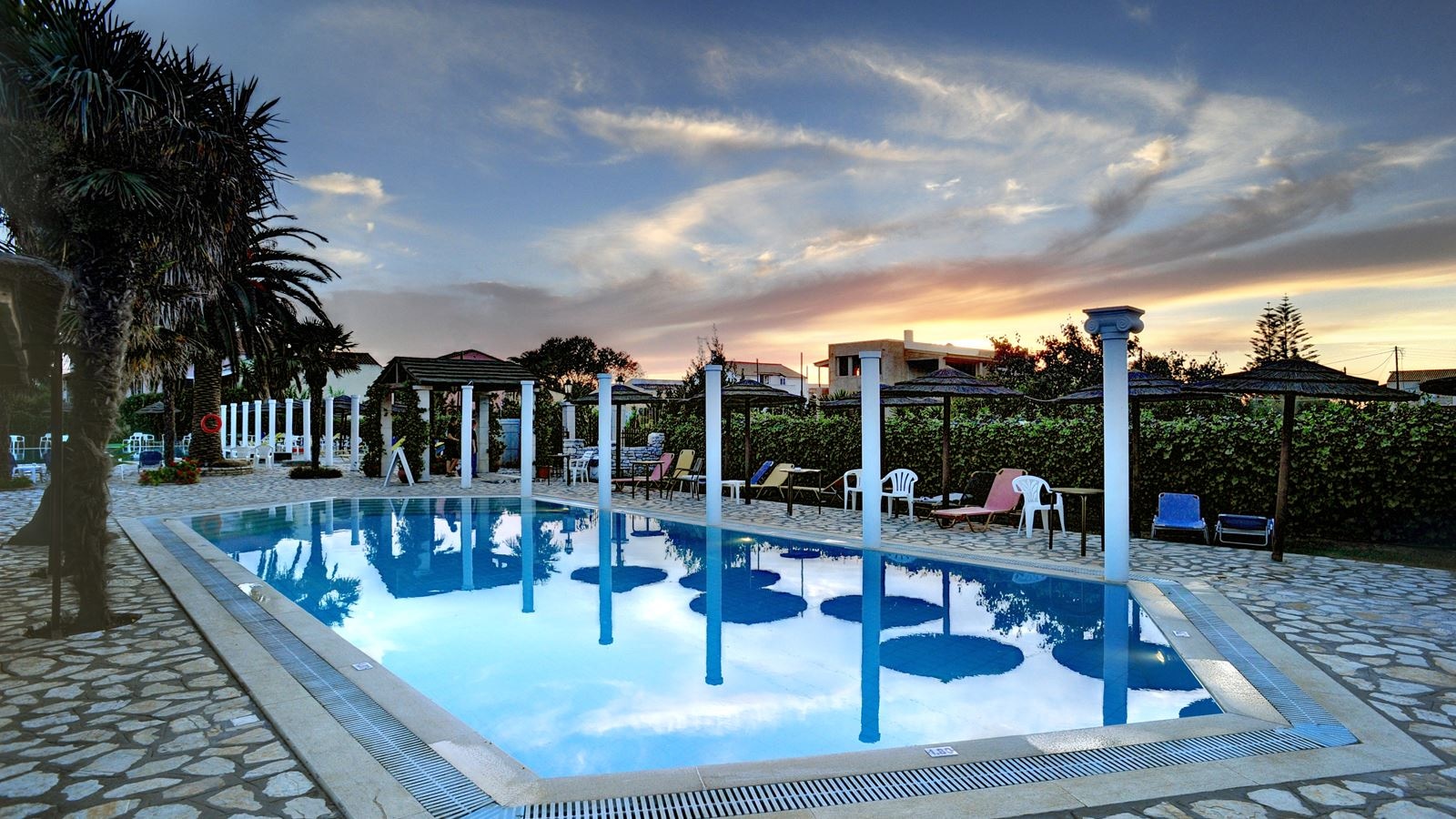 pools-outdoor-childrens-pool