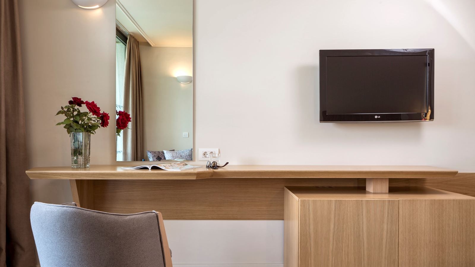 rooms-double-main-building-bay-view