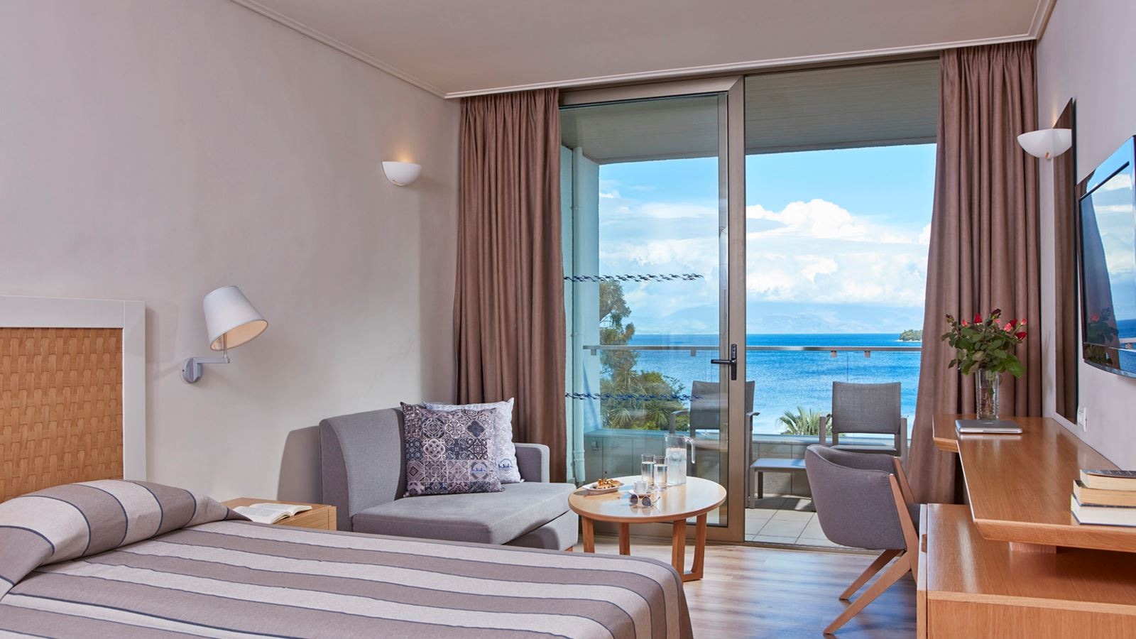 rooms-double-main-building-or-bungalow-sea-view