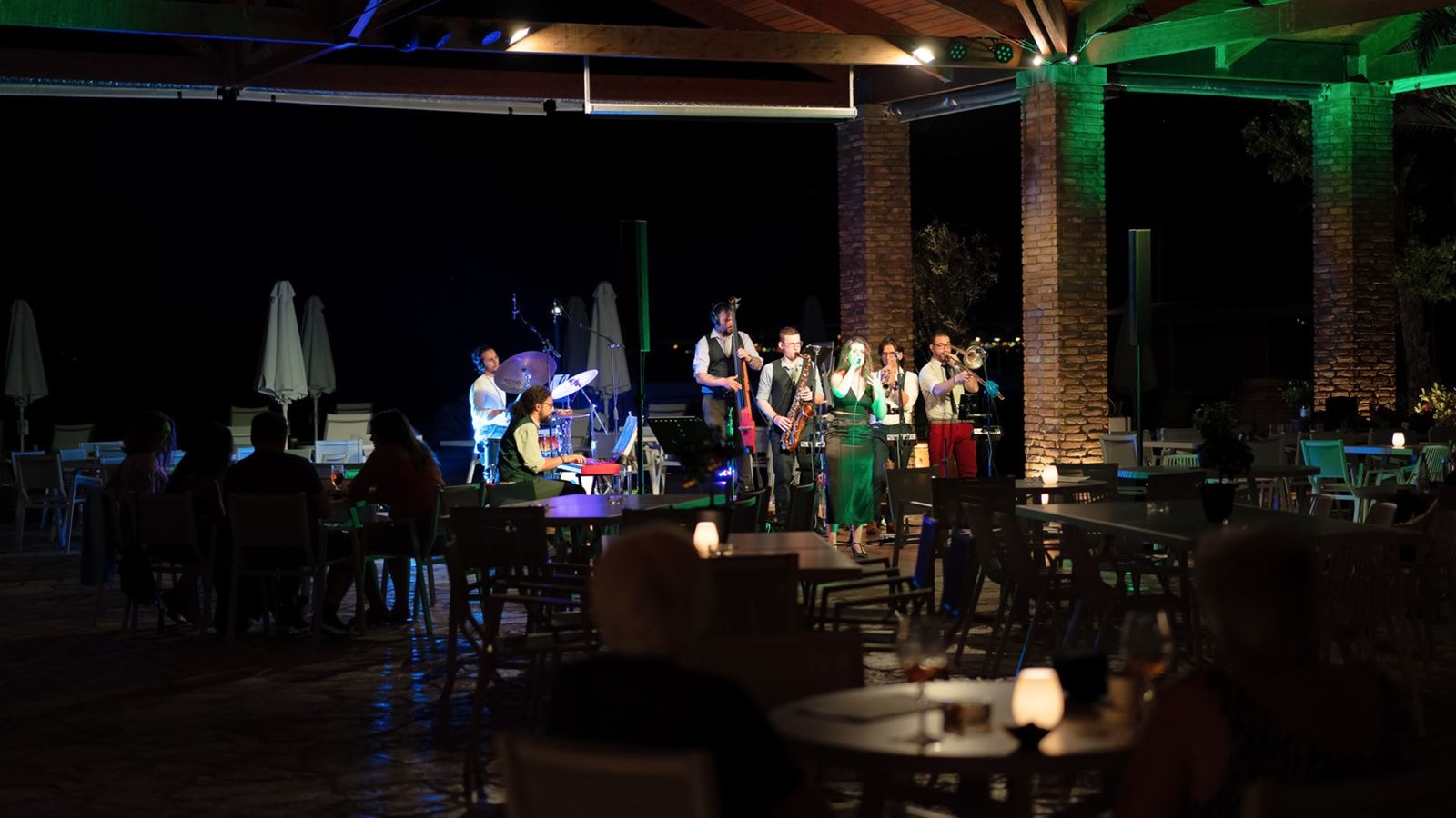 bars-allegro-beach-bar