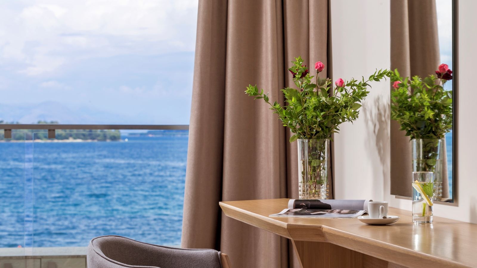 rooms-single-main-building-or-bungalow-sea-front