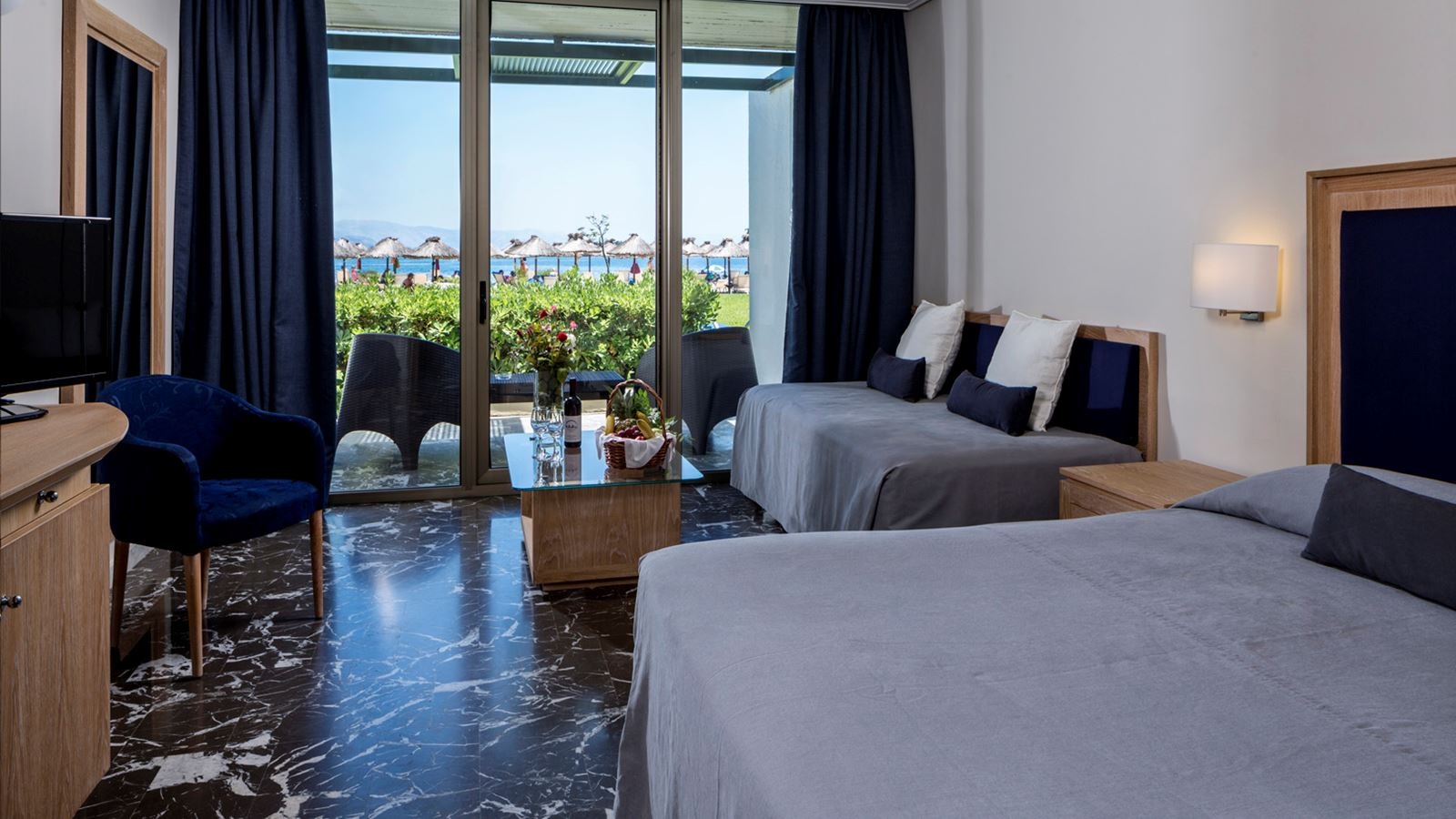 rooms-single-main-building-or-bungalow-sea-front