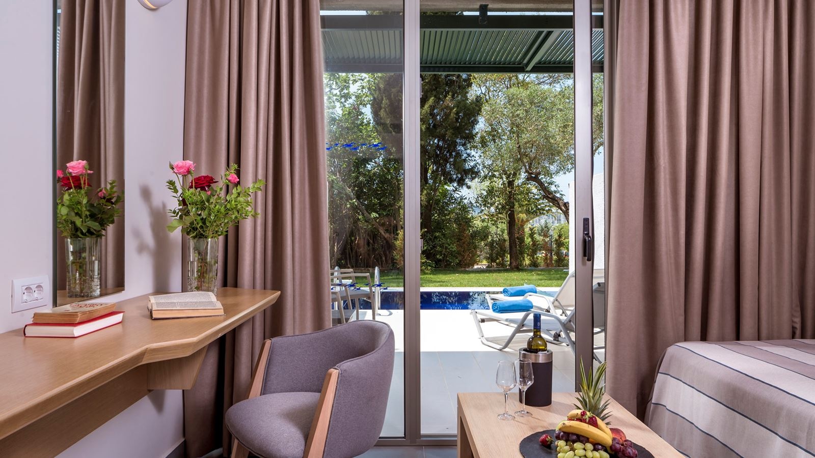 rooms-double-main-building-or-bungalow-garden-view-private-pool