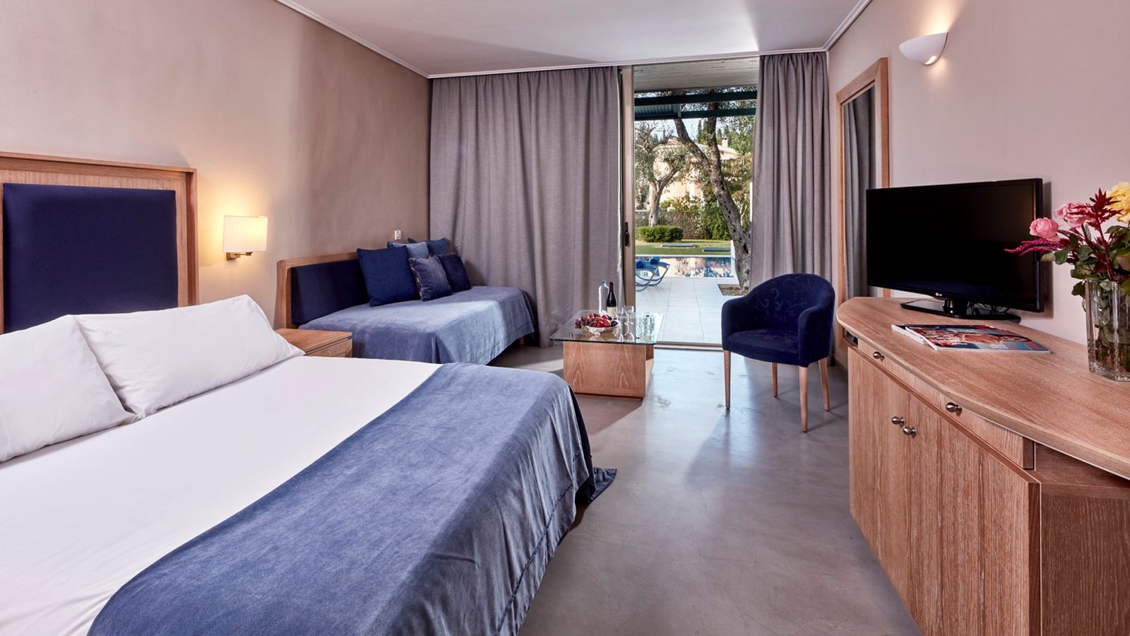 rooms-single-main-building-or-bungalow-garden-view-private-pool