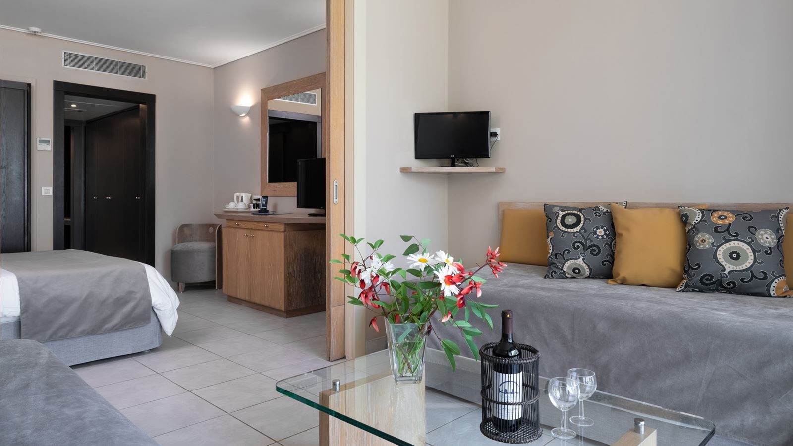 rooms-family-room-sea-view-bungalow