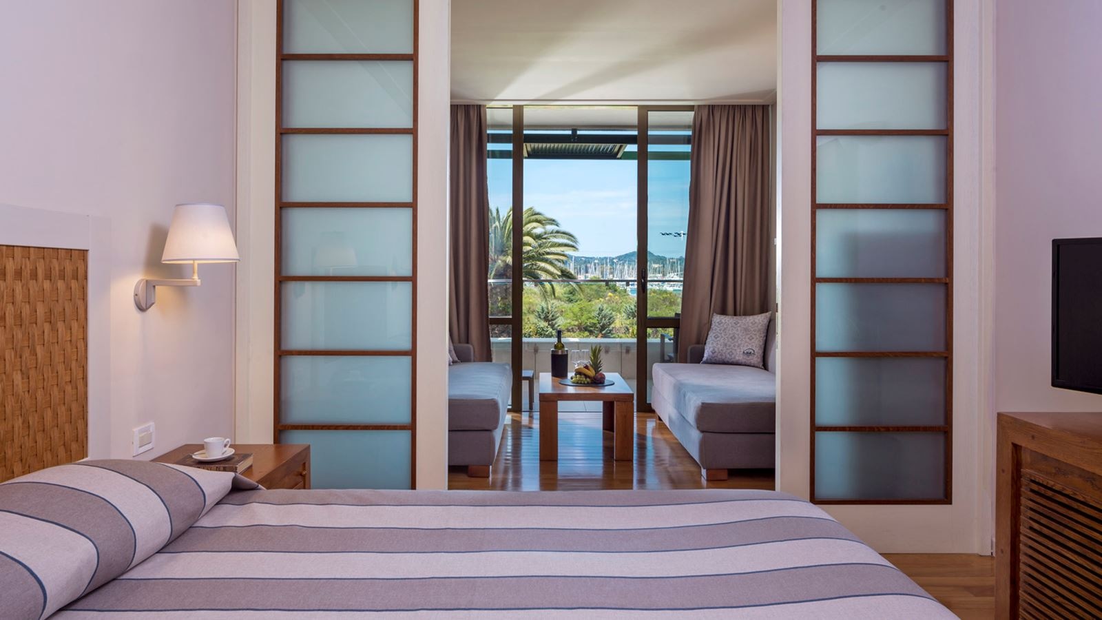 rooms-family-room-garden-view-main-building-or-bungalow