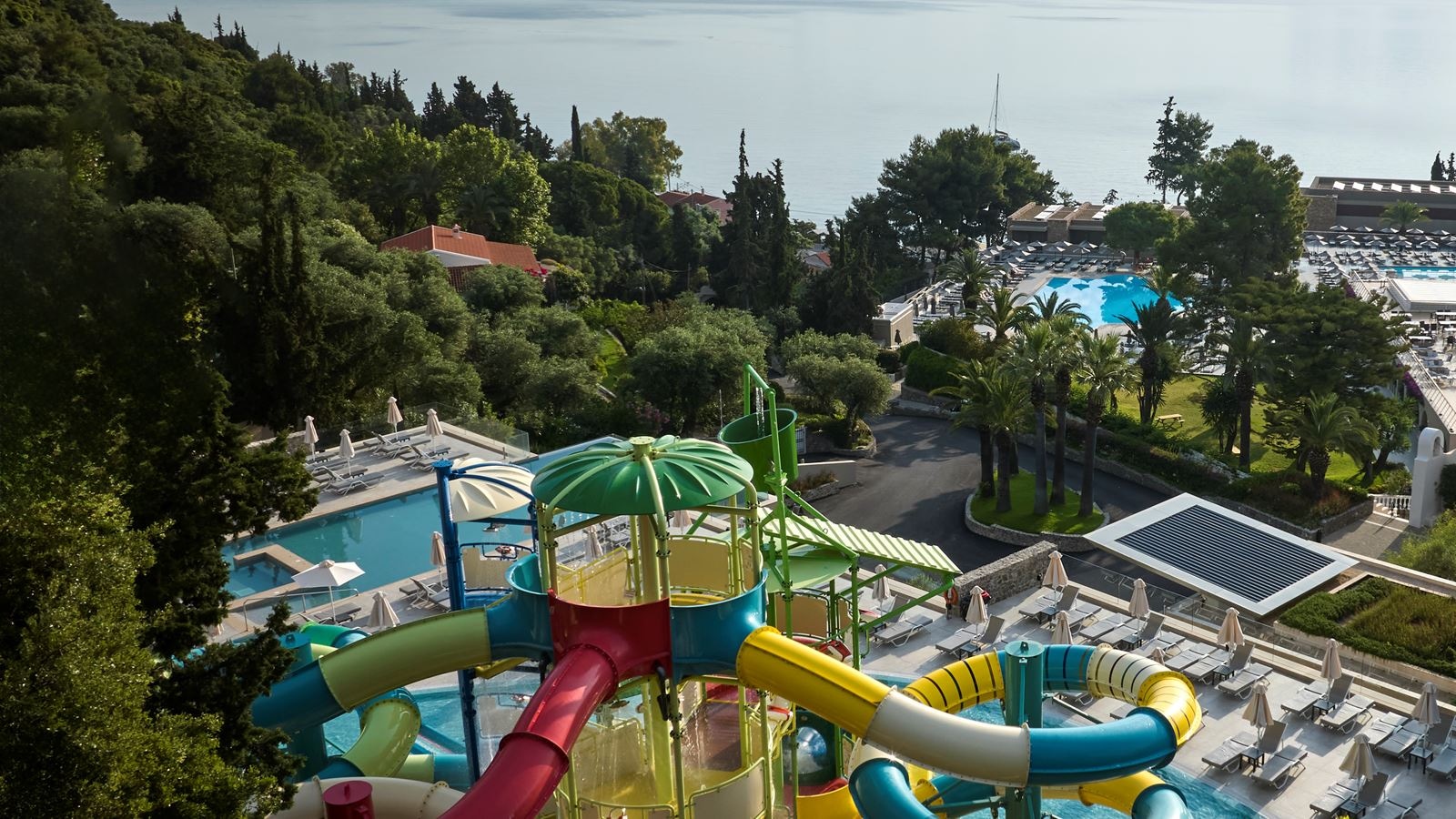 restaurants-aqua-park-canteen