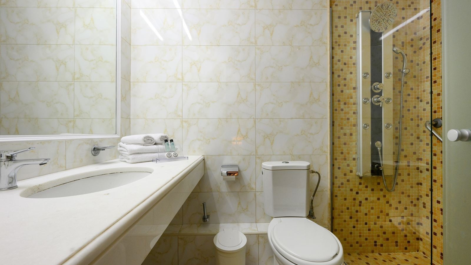 rooms-double-bungalow-garden-view