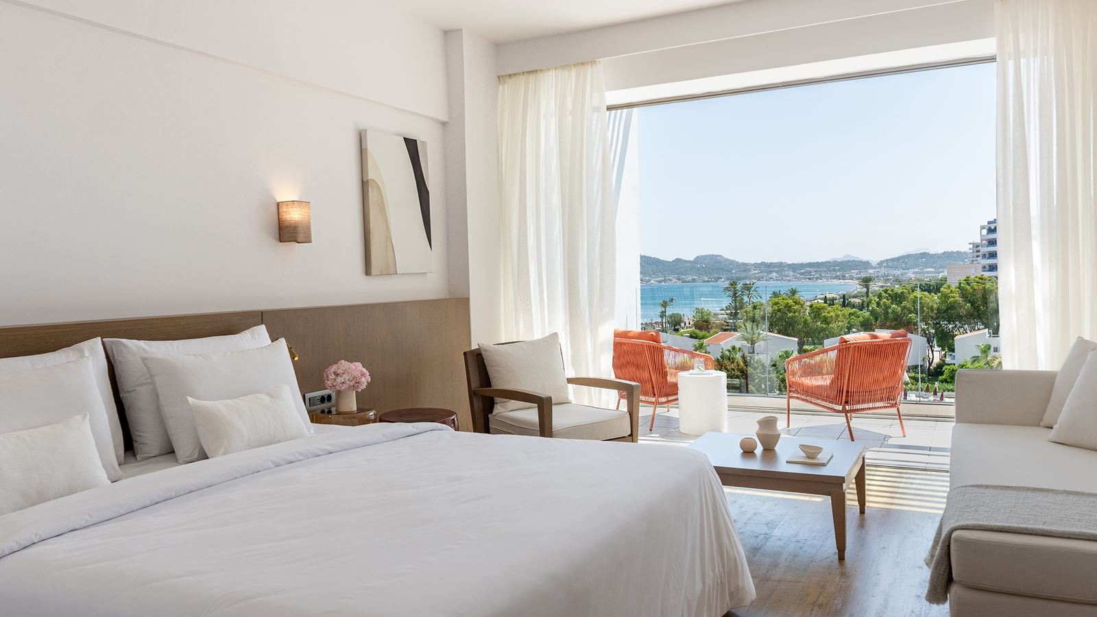 rooms-luxme-panoramic-guestroom-sea-view