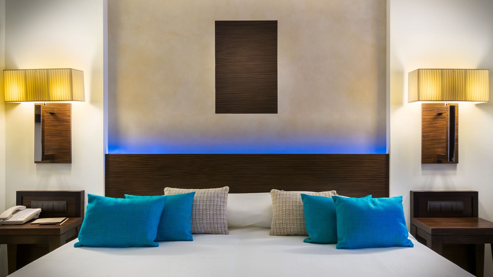 rooms-deluxe-room-sea-view