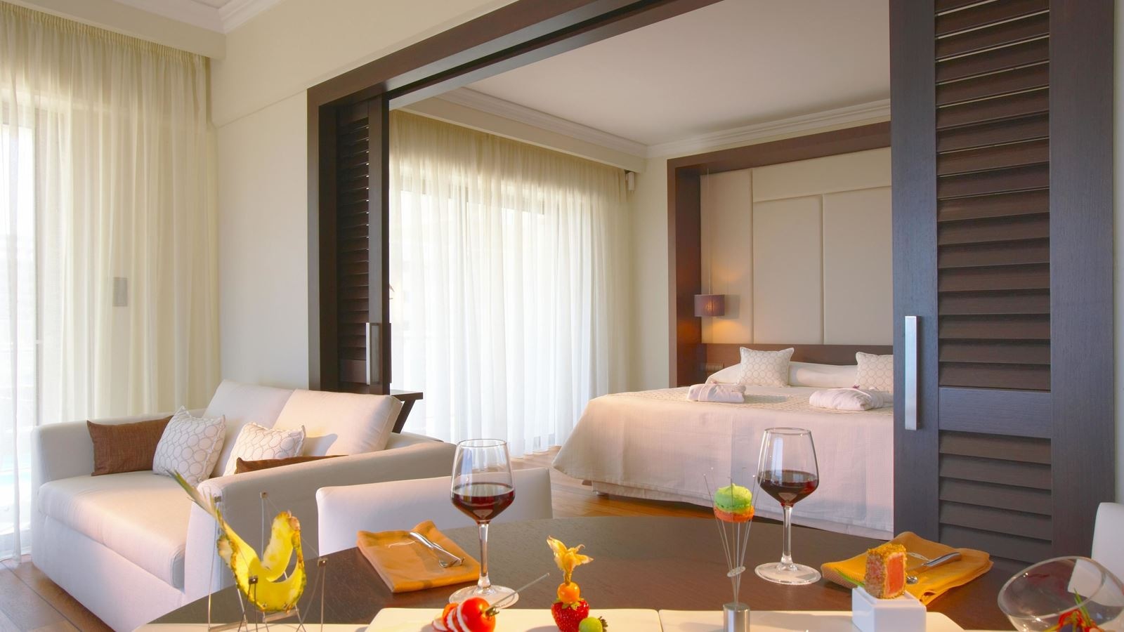 rooms-elite-club-luxury-suite-one-bedroom-sea-view