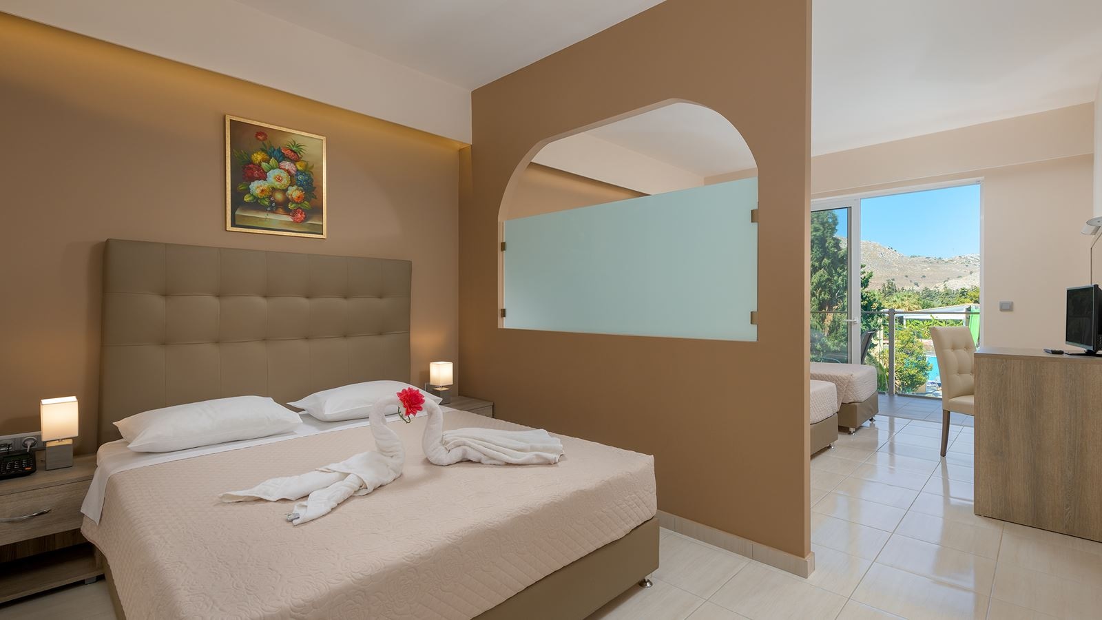 rooms-superior-family-room