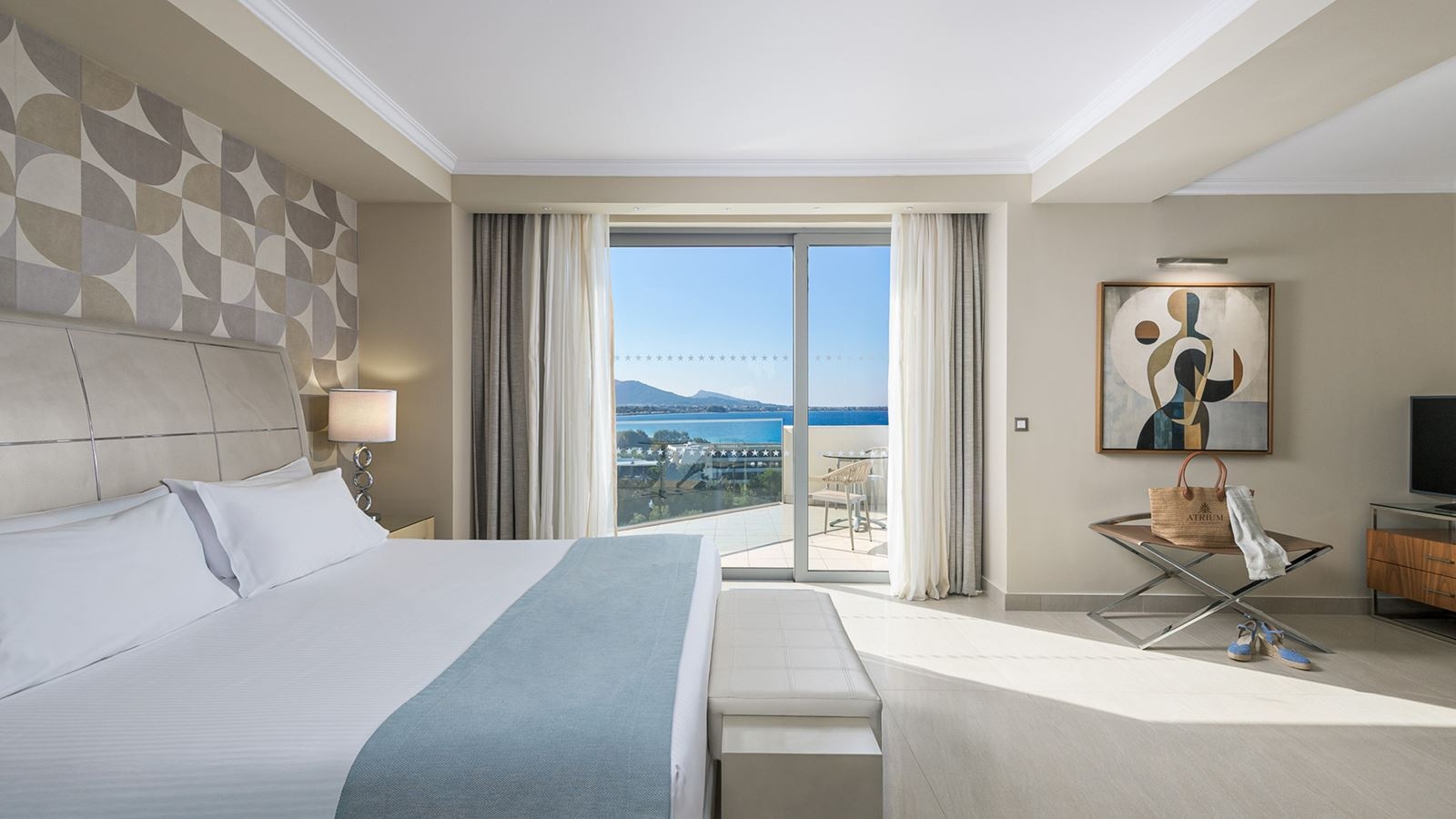 rooms-ambassador-suite-sea-view-with-personal-pool-signature-collection