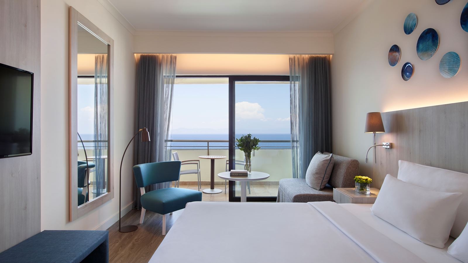 rooms-room-deluxe-double-sea-view-balcony