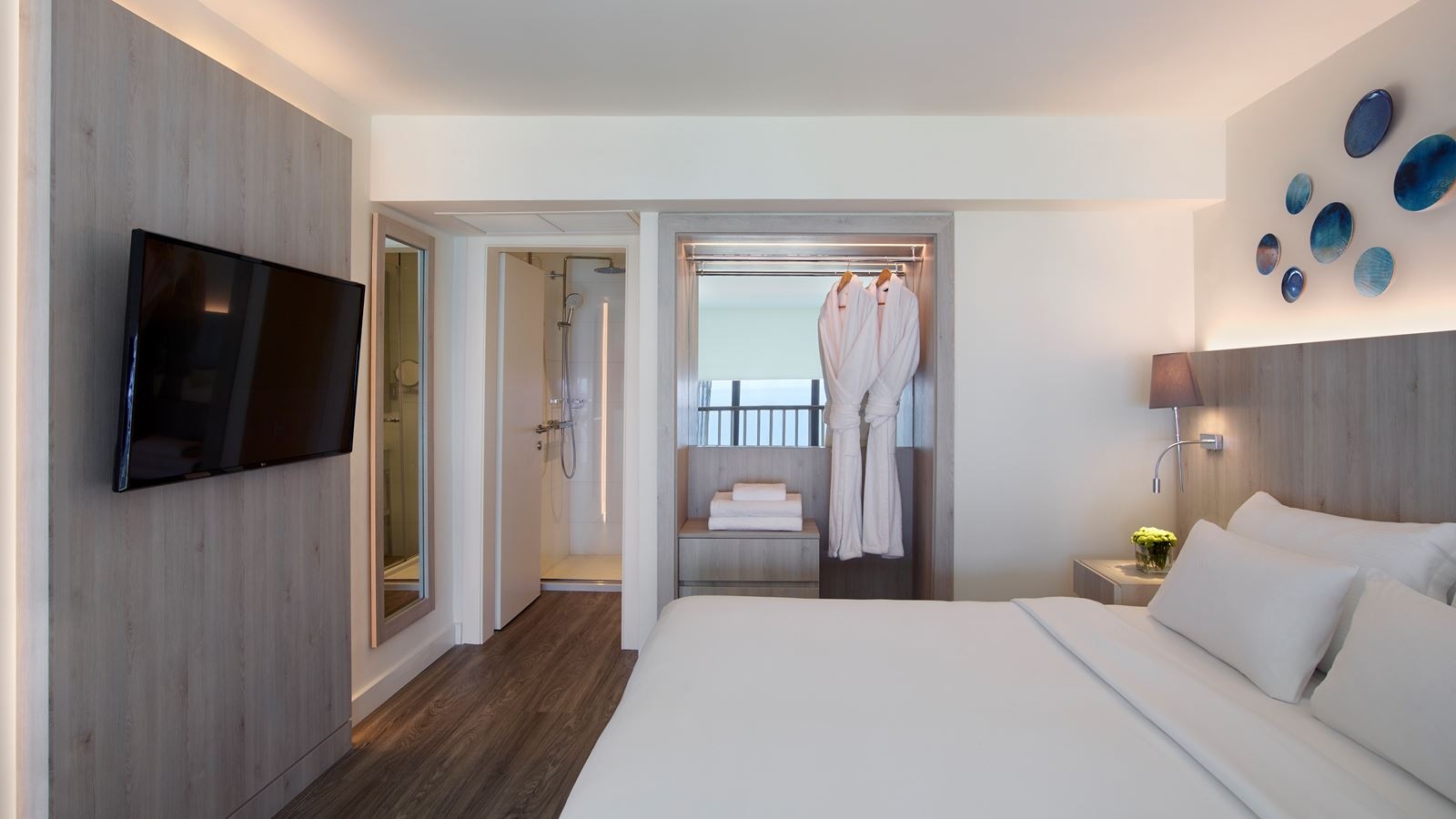 rooms-room-deluxe-double-sea-view-balcony