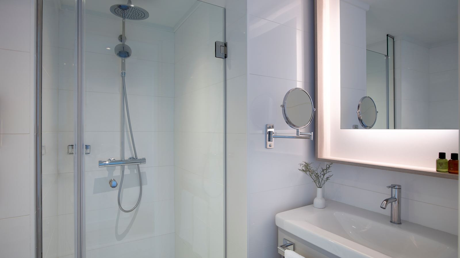 rooms-room-deluxe-double-sea-view-balcony