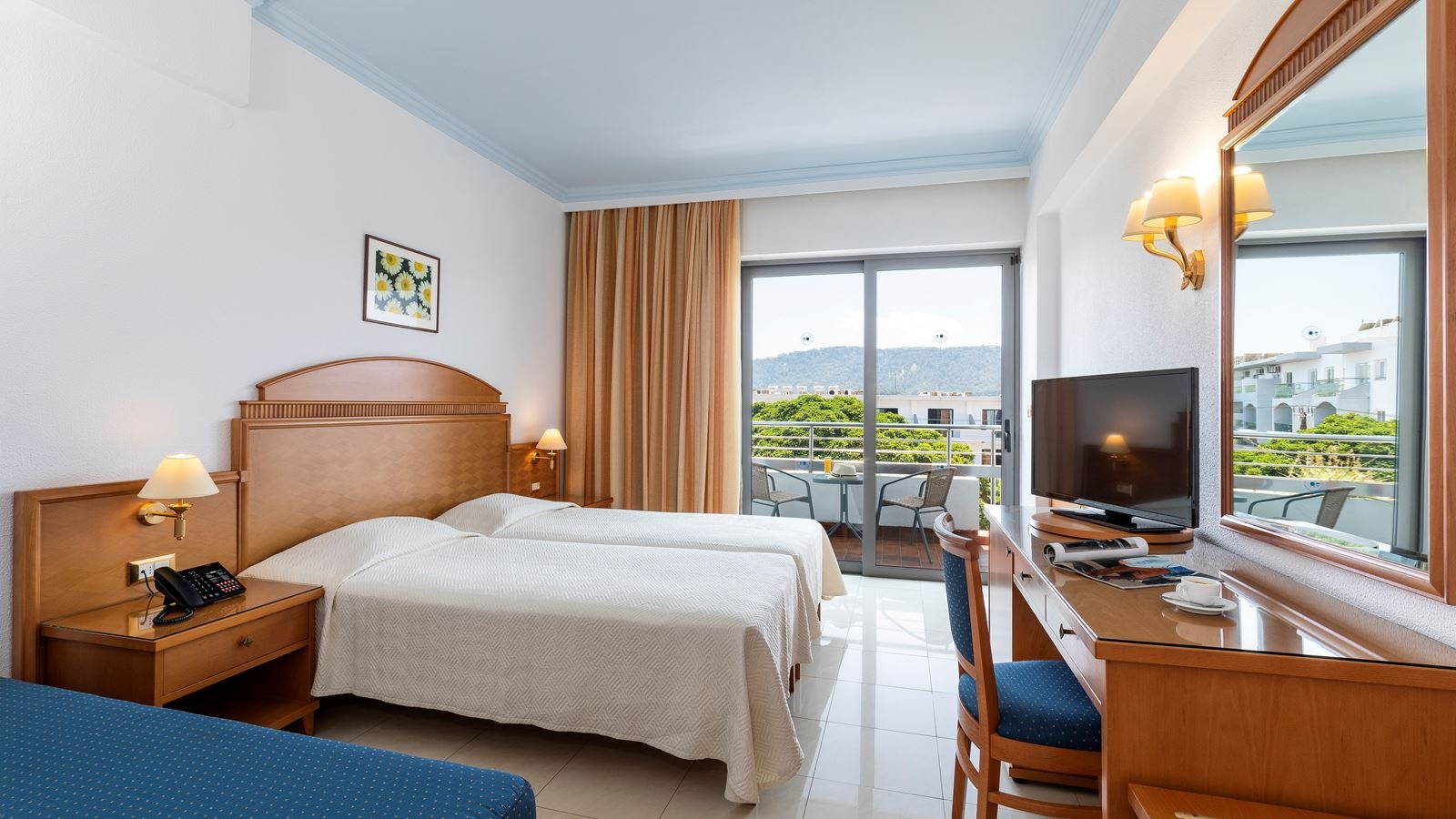 rooms-double-room-land-view-balcony