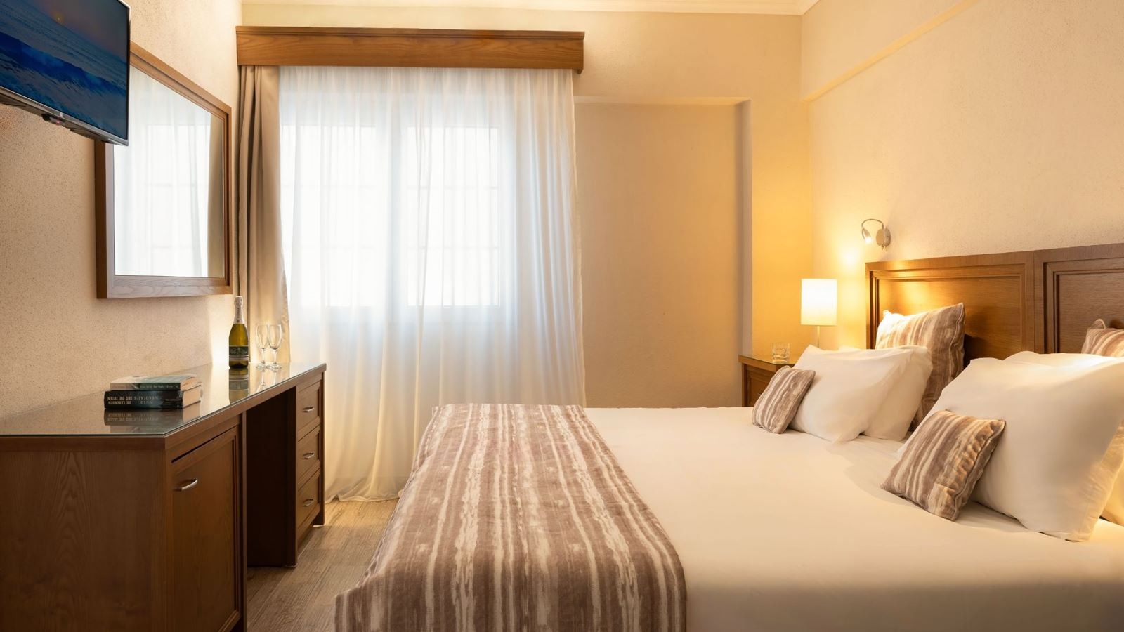 rooms-junior-suite-garden-view