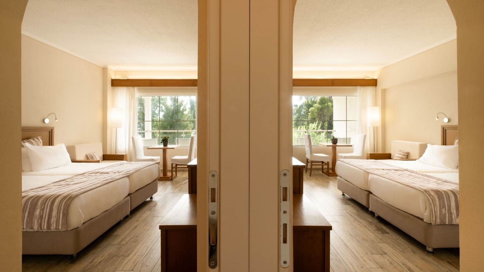 rooms-family-side-sea-view