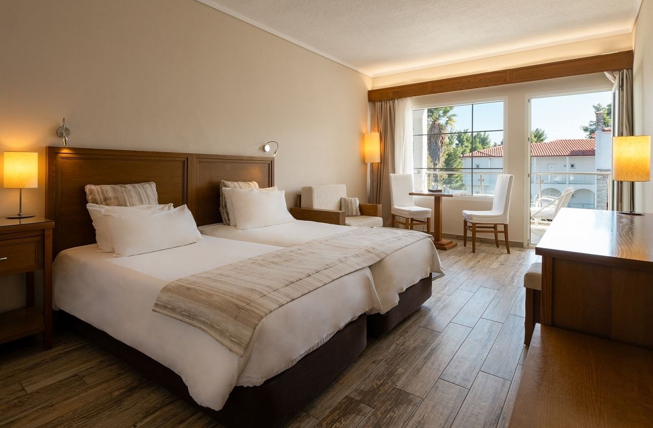 rooms-family-side-sea-view