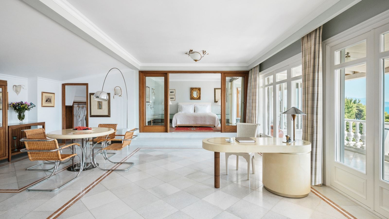 rooms-mediterranean-suite-sea-view