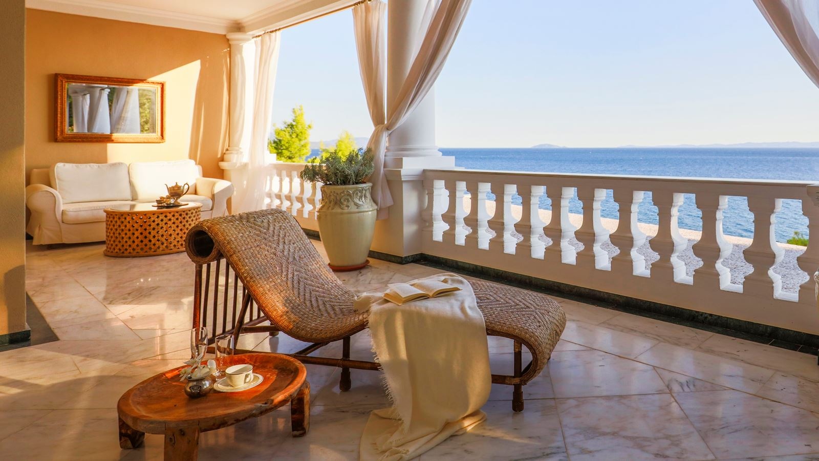 rooms-villa-of-the-greek-riviera