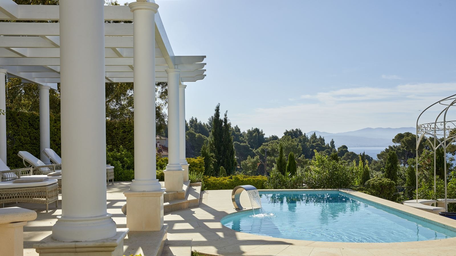 rooms-villa-of-the-blue-riviera