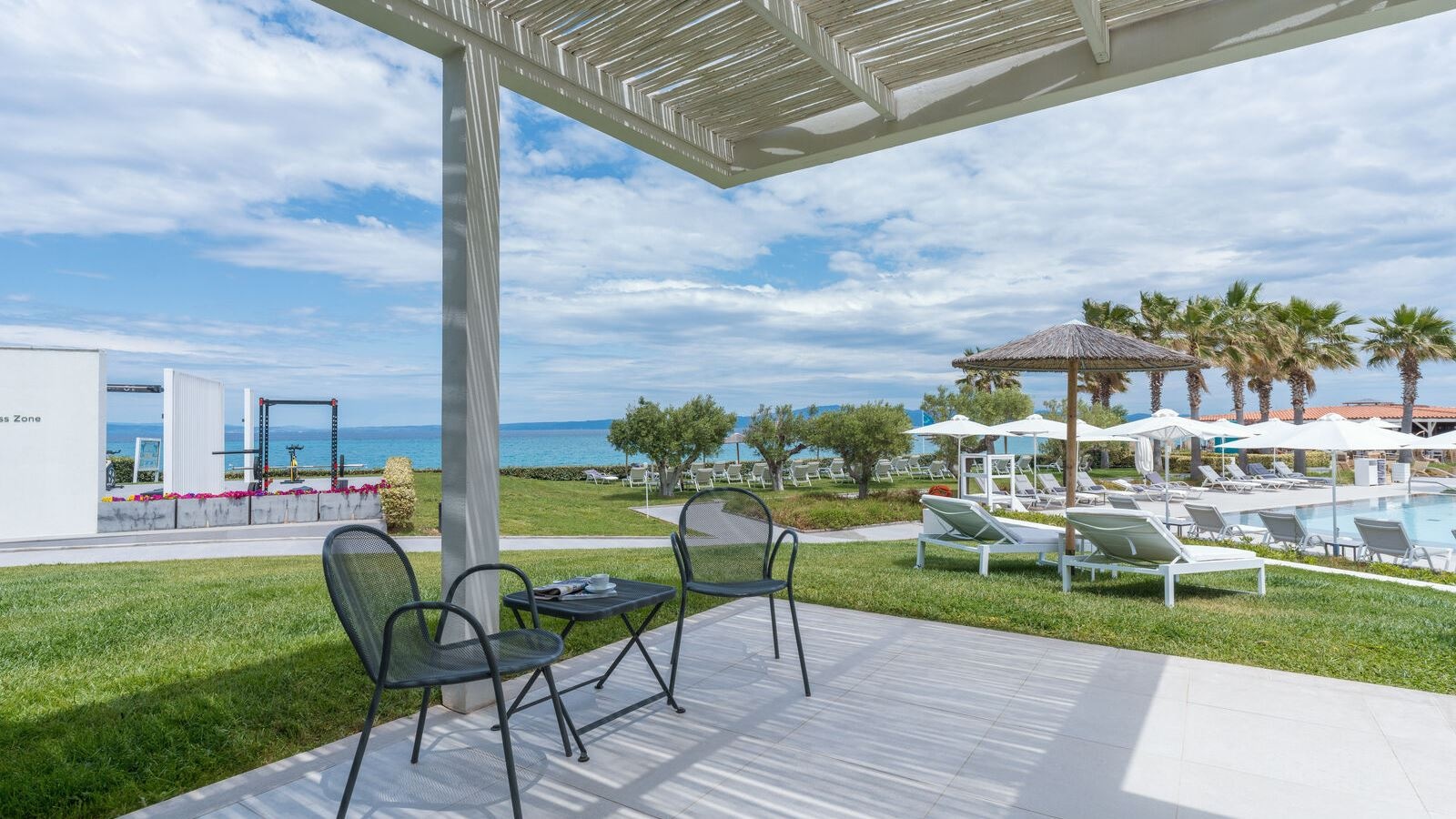 rooms-cabana-pool-view