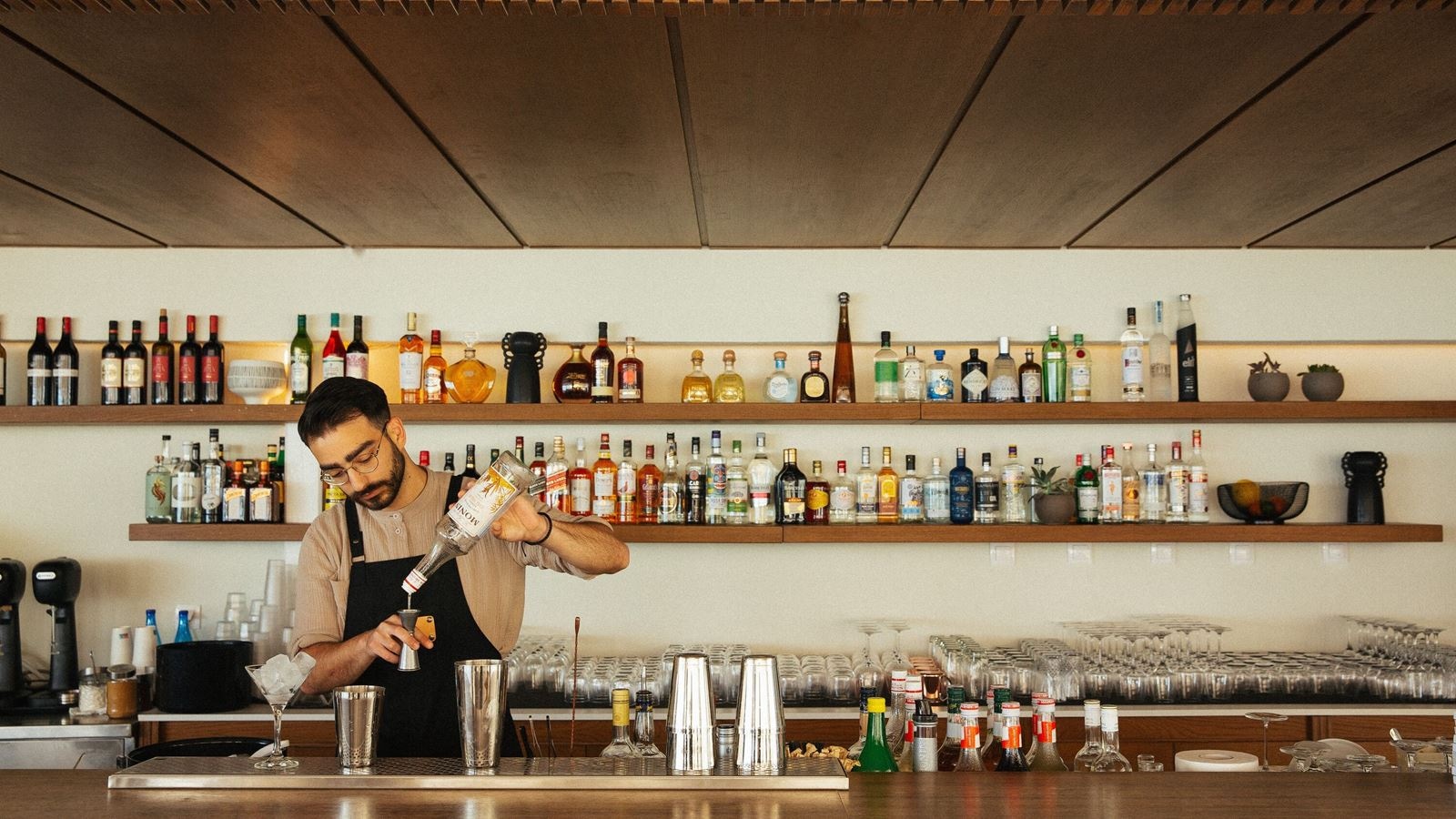 bars-antoninos-beach-bar-restaurant