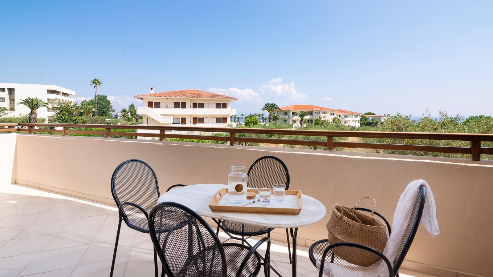 rooms-family-suite-garden-view