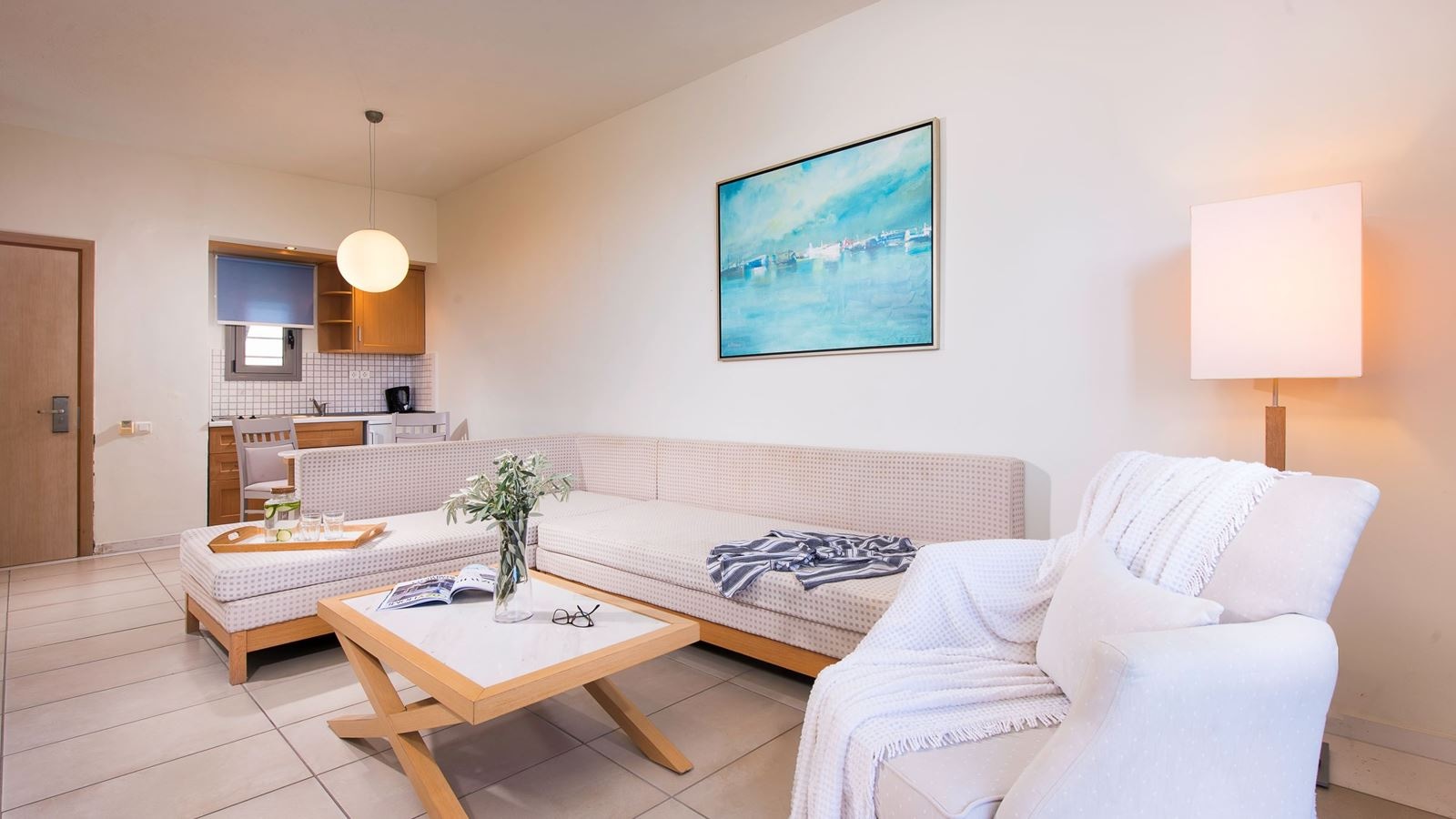 rooms-family-suite-with-garden-access