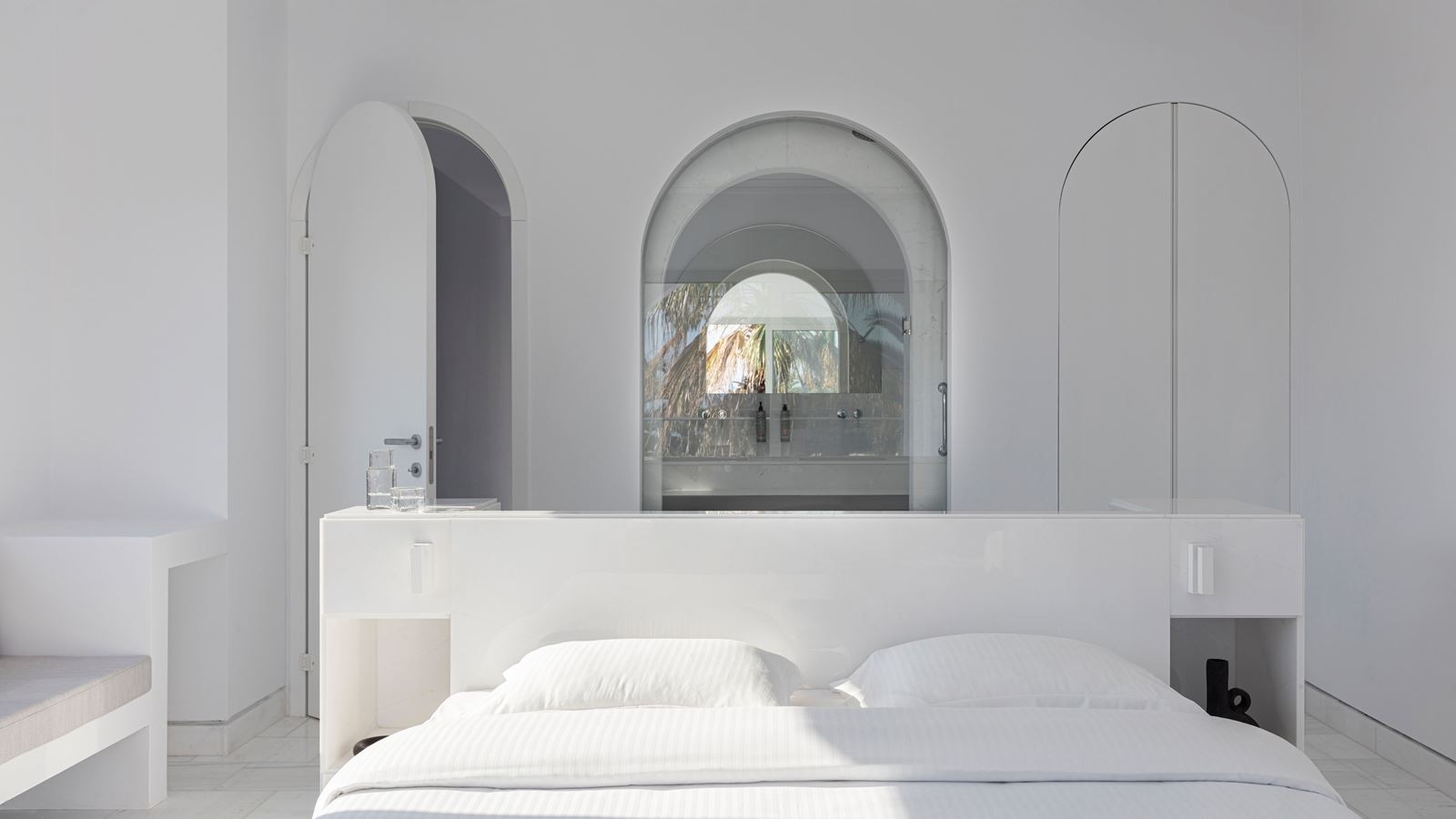 rooms-1-bedroom-suite-sea-view