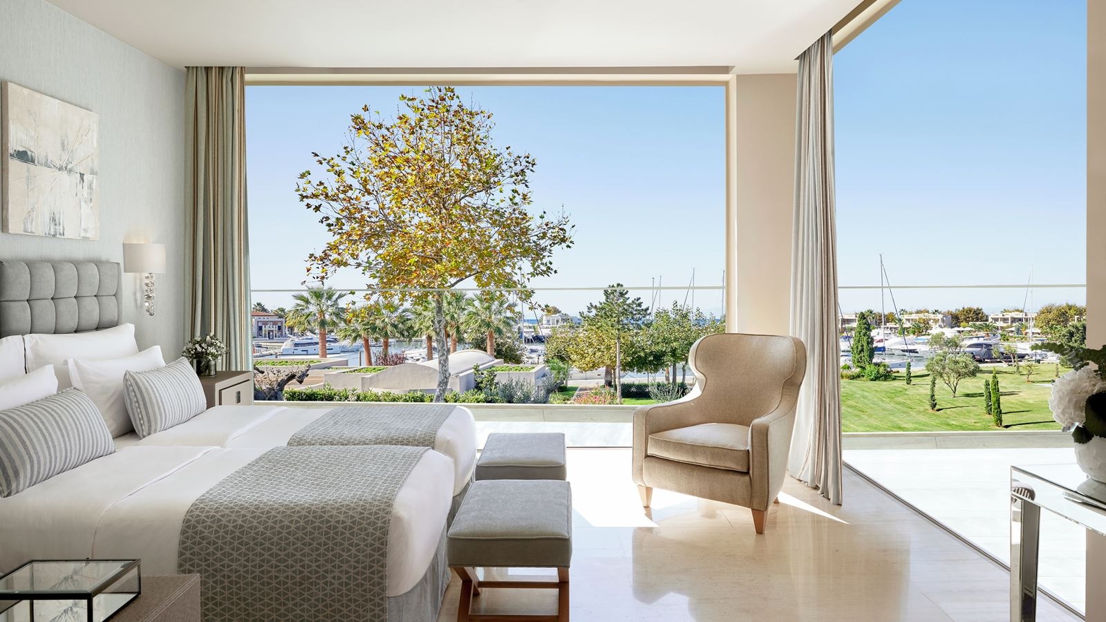 rooms-deluxe-one-bedroom-suite-grand-balcony-sea-view