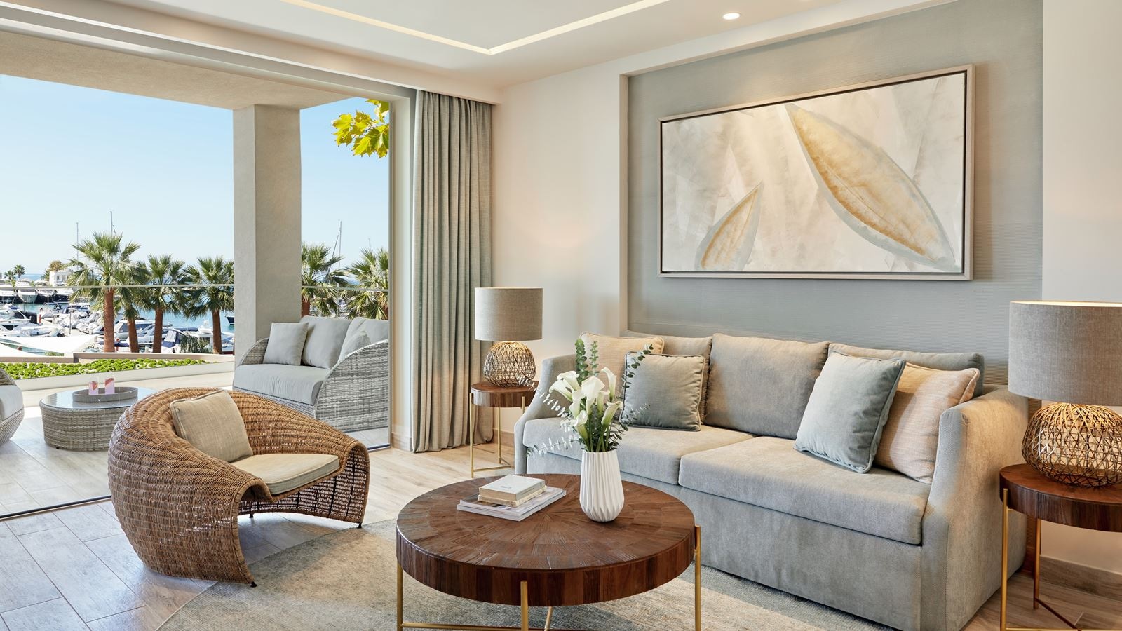 rooms-deluxe-one-bedroom-suite-grand-balcony-sea-view