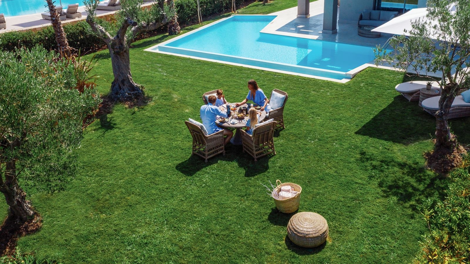 restaurants-room-service