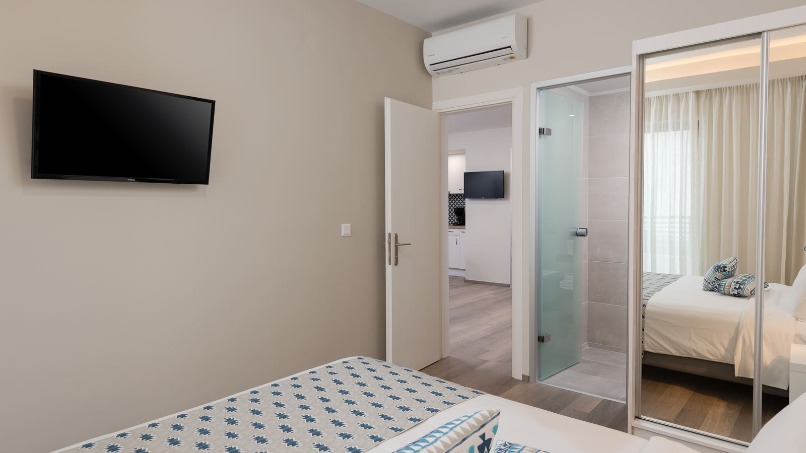 rooms-studio-superior