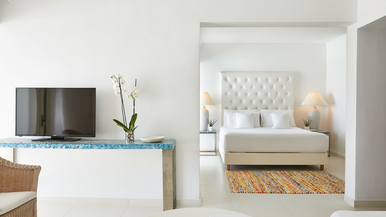 rooms-white-family-suite-sea-view