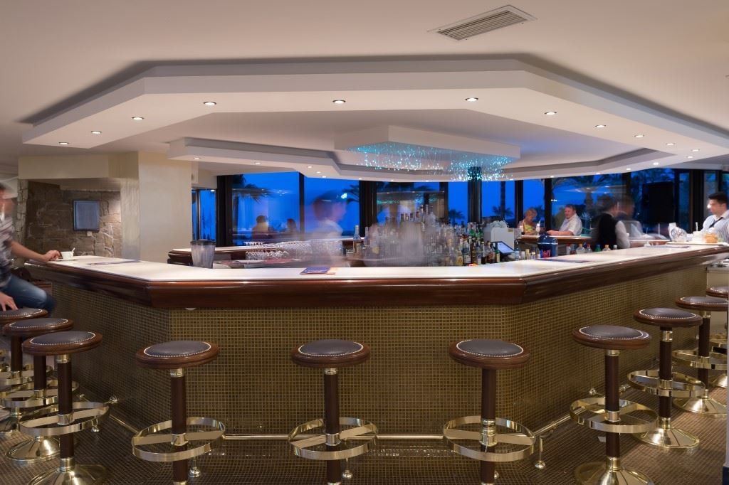 bars-loggia-lobby-bar