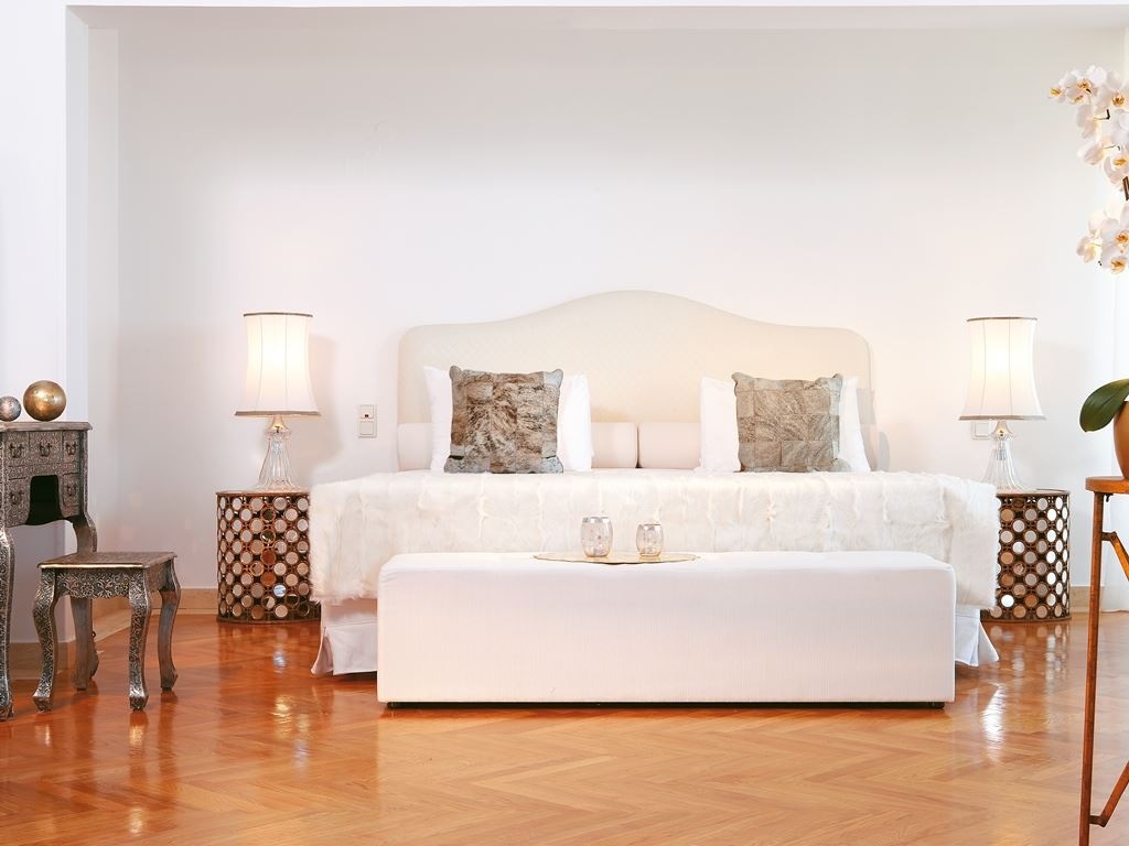 rooms-grand-family-room