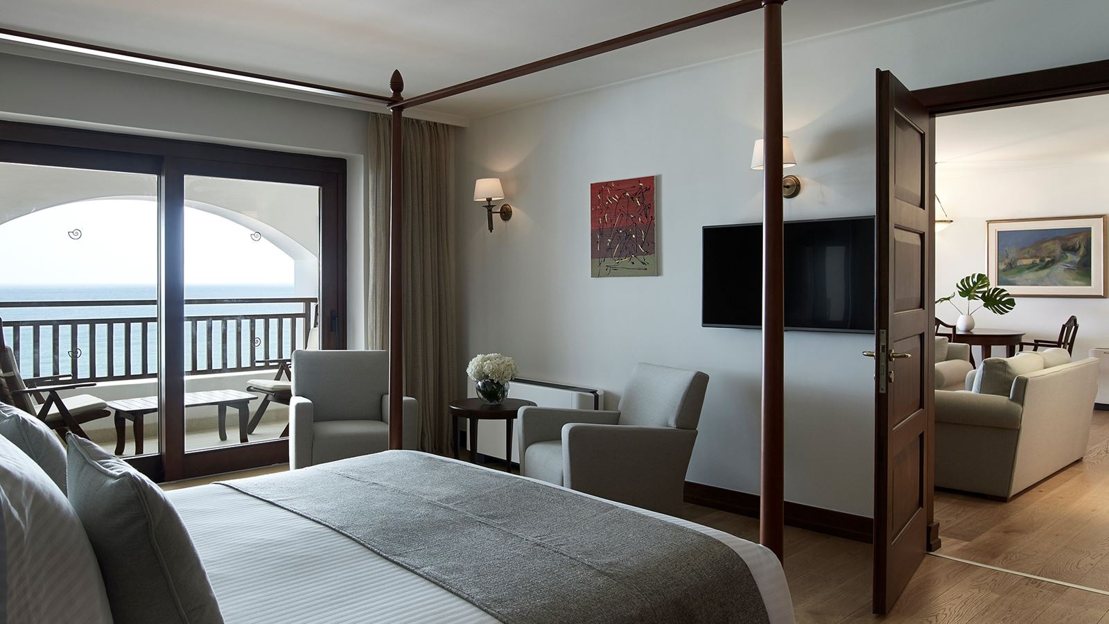 rooms-premium-unique-suite-ambassador-or-presidential