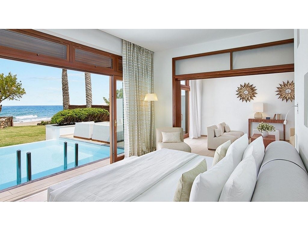 rooms-3-bedroom-villa-waterfront-with-pool