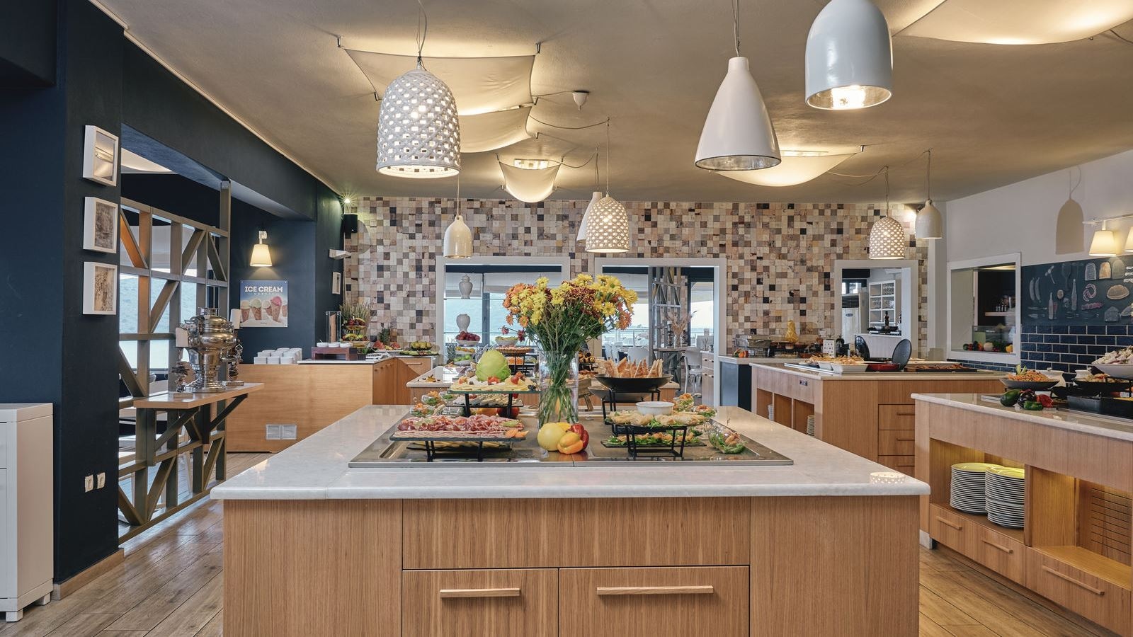 restaurants-island-main-restaurant