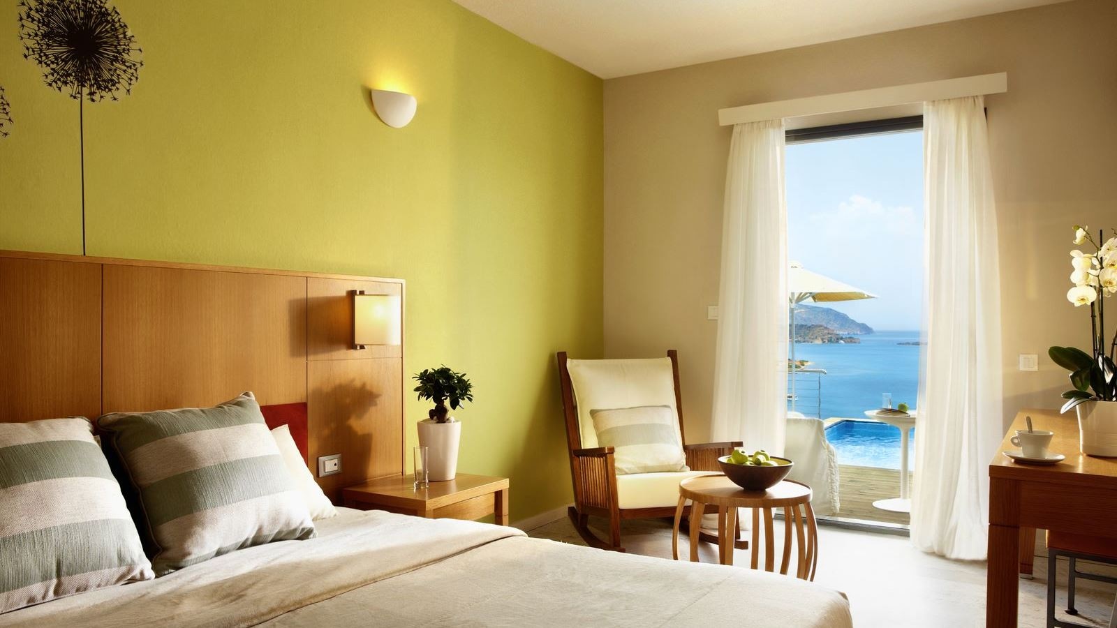 rooms-bungalow-sharing-pool-sea-view