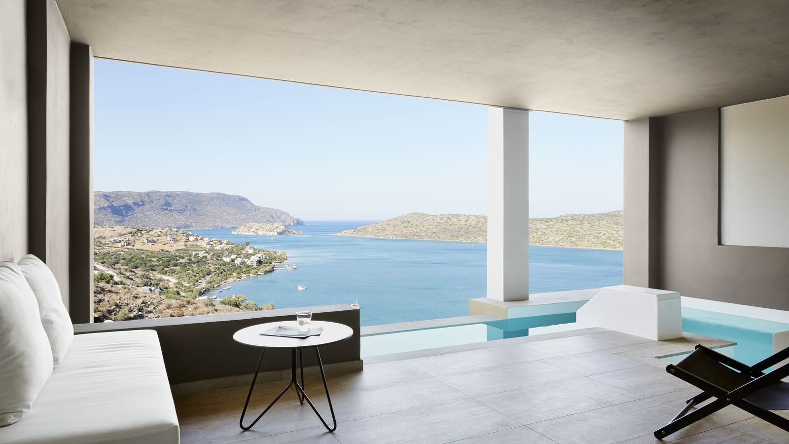 rooms-premium-suite-private-pool-sea-view