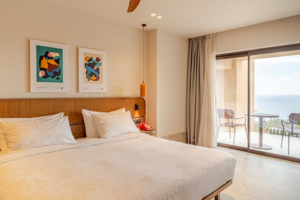 rooms-beach-house-private-pool-sea-view