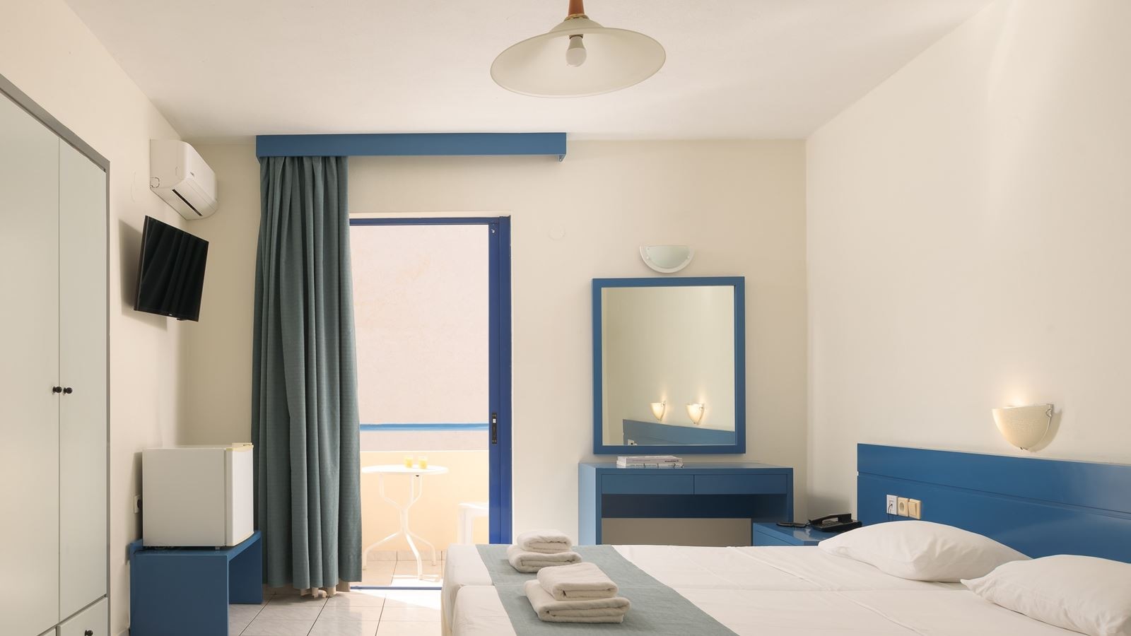 rooms-room-double-balcony-or-terrace