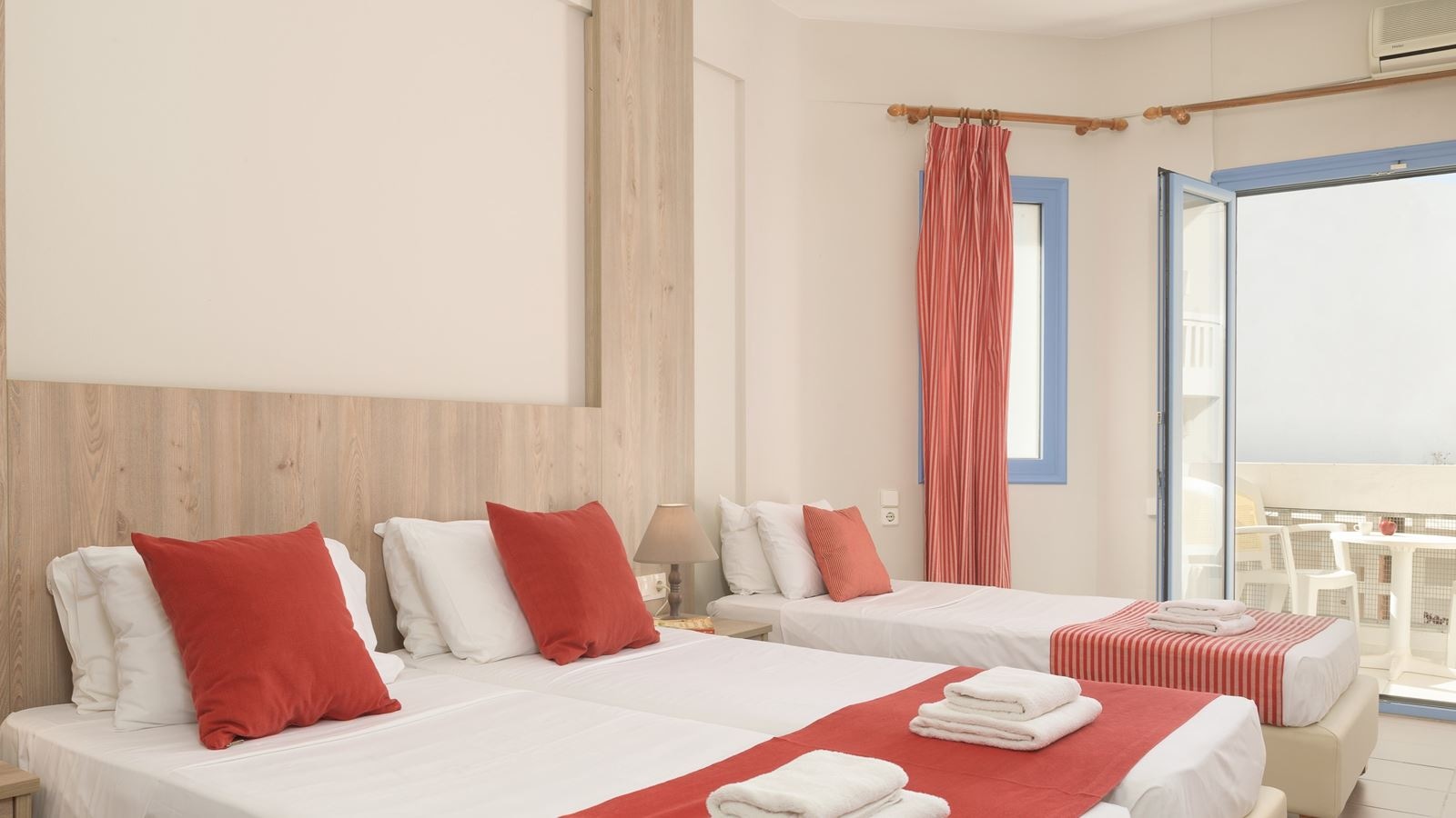 rooms-room-double-balcony-or-terrace