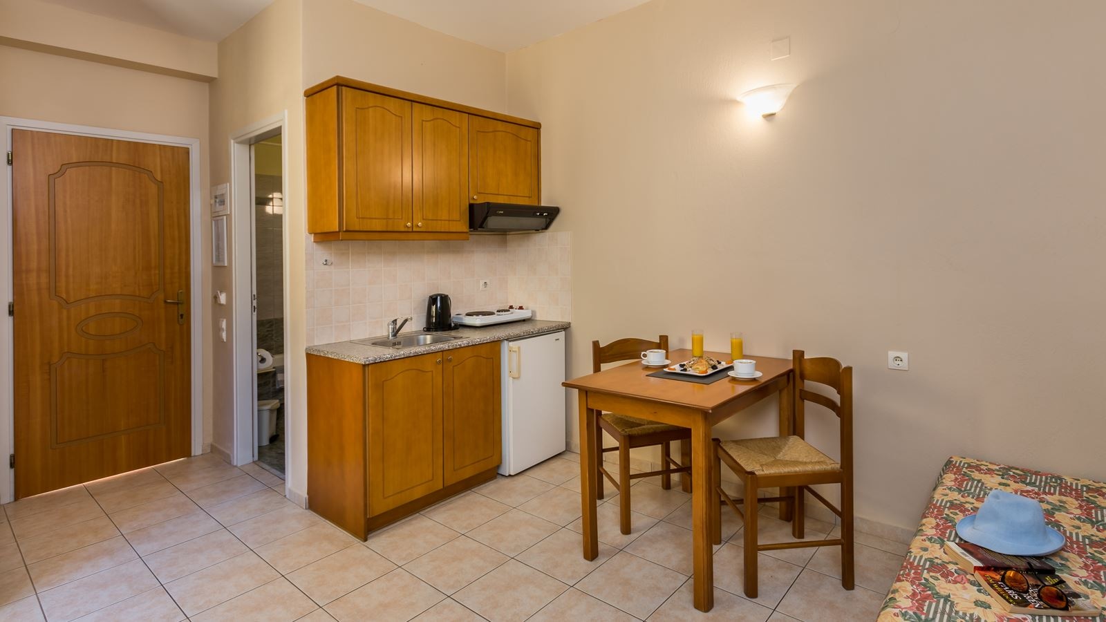 rooms-apartment-one-bedroom-with-garden-or-land-view